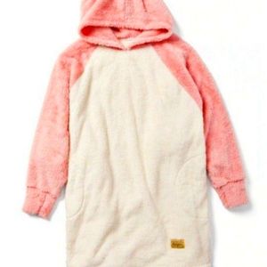 Full Size Loungie/Snuggie